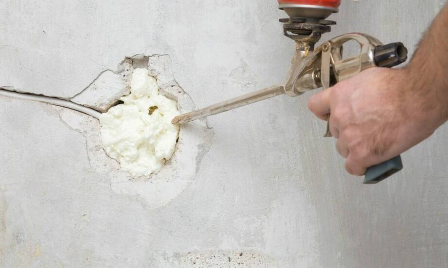 Efektywność geopolimerów w wypełnianiu pustek powstałych w wyniku wypłukania gruntu.