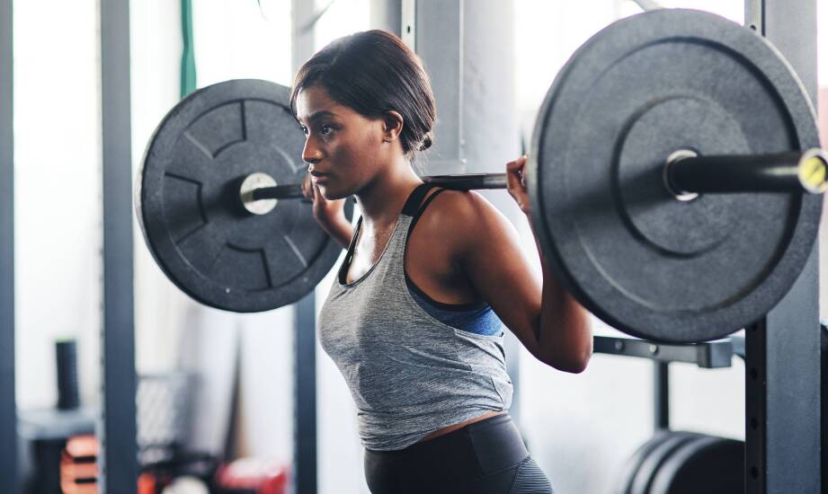 Zastosowanie odważników do sztangi w treningu siłowym – przegląd możliwości