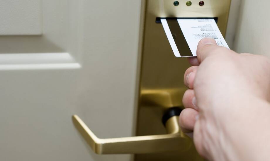 Jak innowacyjne rozwiązania zwiększają operacyjną efektywność hoteli?