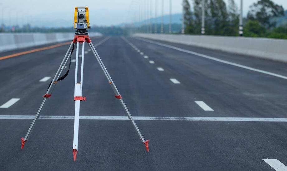 Jak eksperci analizują wizualne dane zebrane podczas fotograficznej inwentaryzacji dróg?