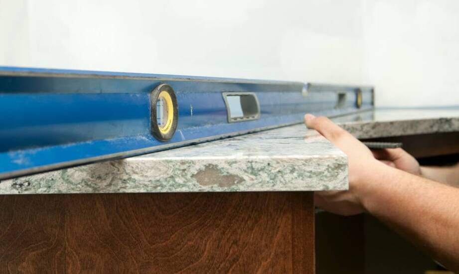 Wpływ technologii montażu na jakość granitowych blatów