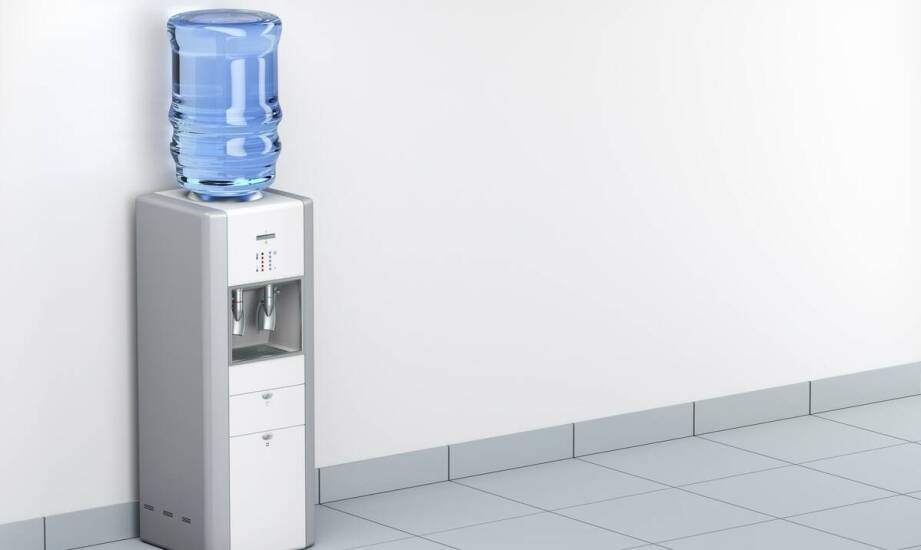 Woda do biura: kluczowe korzyści dla pracowników