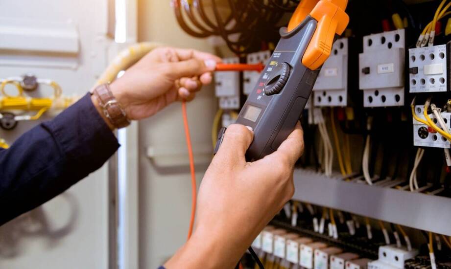 Serwis VHF radiotelefonów: Co warto wiedzieć o przeglądach?