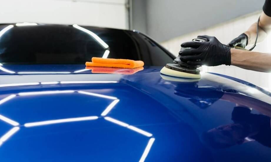 Polerowanie aut w kontekście ochrony lakieru - co warto wiedzieć?