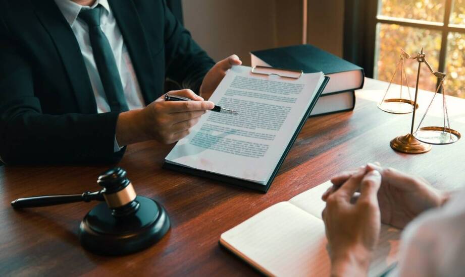 Jak prawny radca pomaga w sądowych postępowaniach?