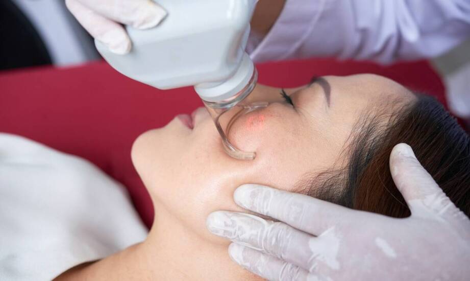 Co odróżnia karboksyterapię od innych dermatologicznych zabiegów?