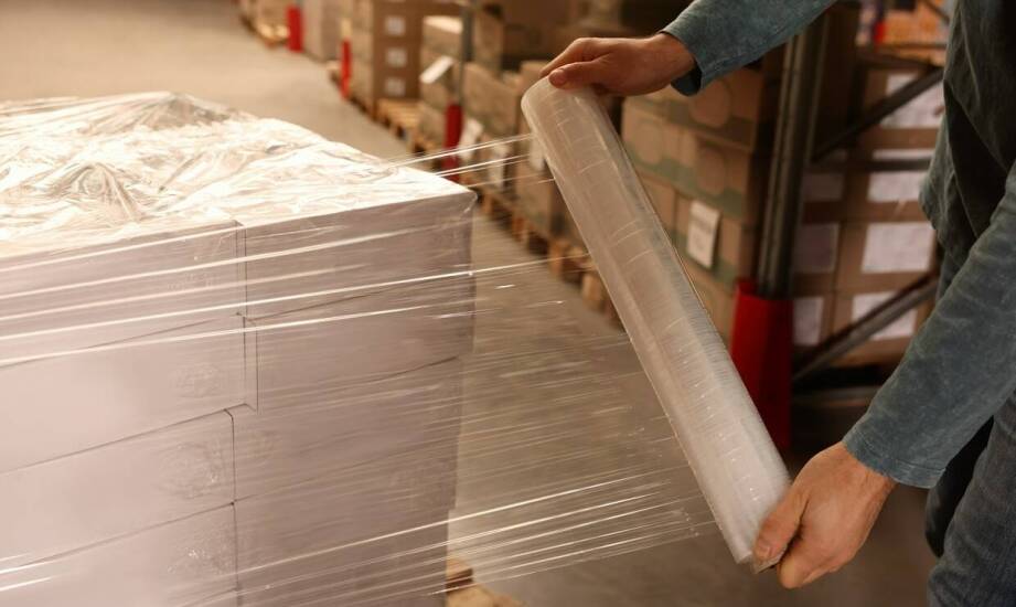 Rola folii stretch w procesach logistycznych