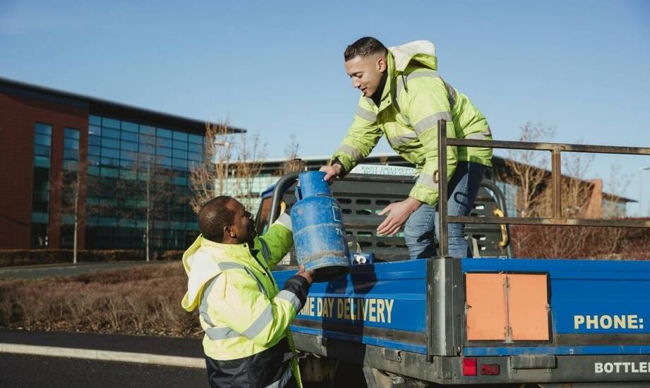 Jak transport gazowych butli wpływa na efektywność dostaw do klientów?