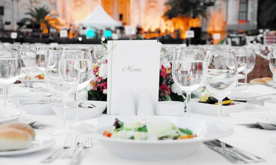 Wybór menu na wesele - jak zadowolić wszystkich gości?