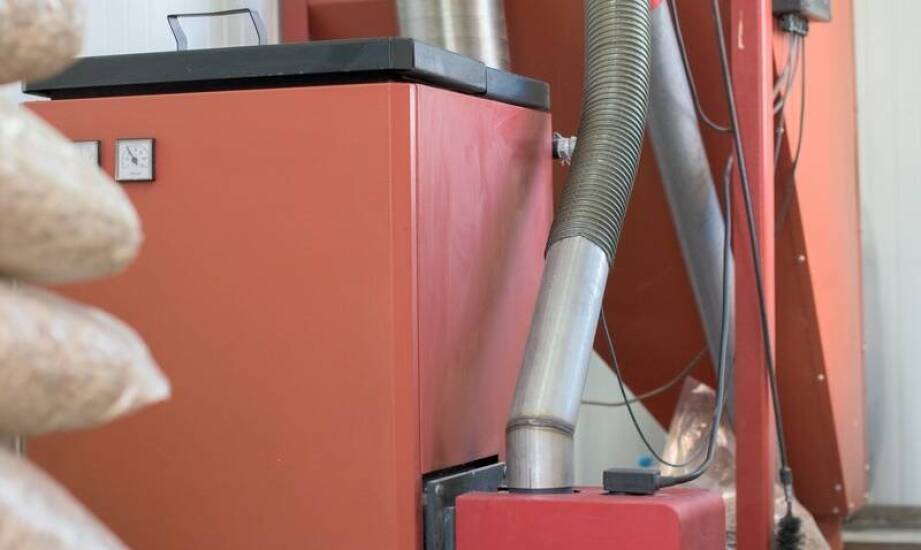 Jakie zabezpieczenia powinna mieć dobra dmuchawa do pieca?