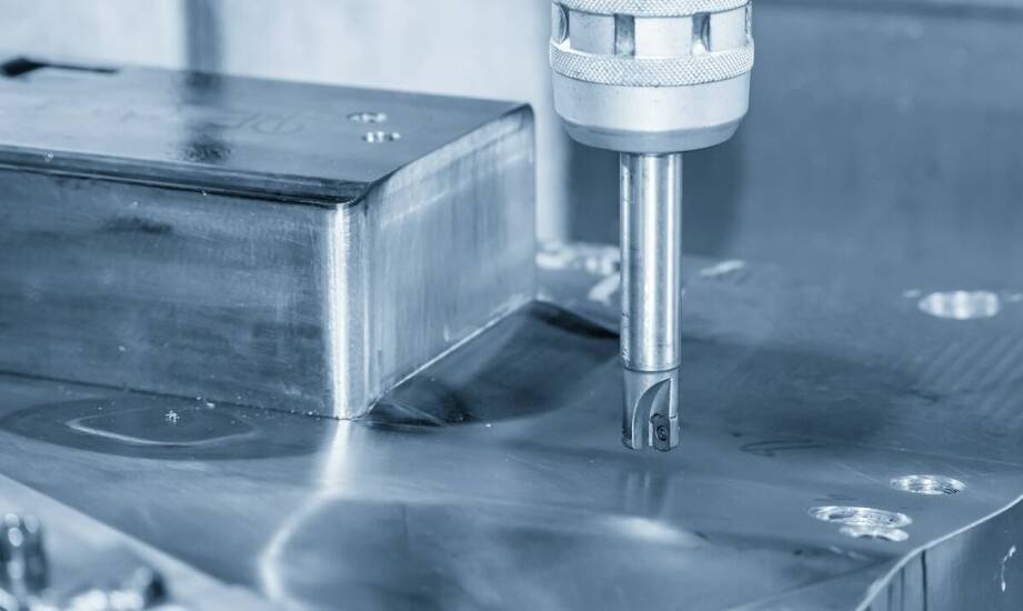 Wpływ obróbki skrawaniem CNC na precyzję wykonania meblowych detali