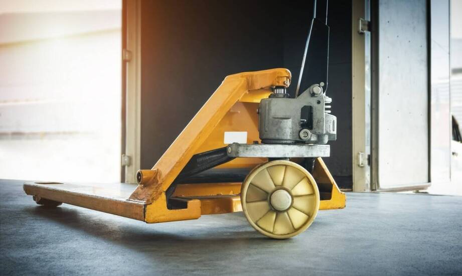 Wpływ technologii na rozwój i funkcjonalność elektrycznych paleciaków