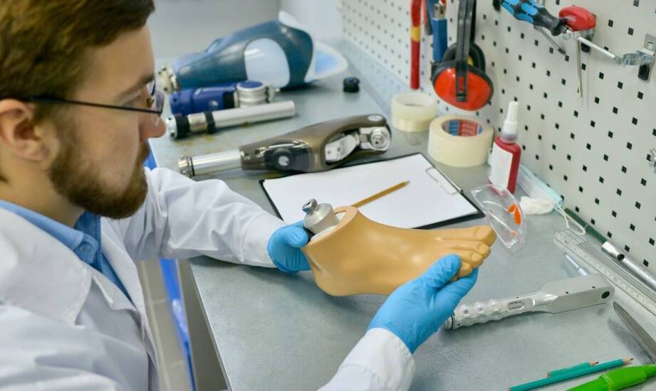 Jakie są koszty związane z regeneracją protez?