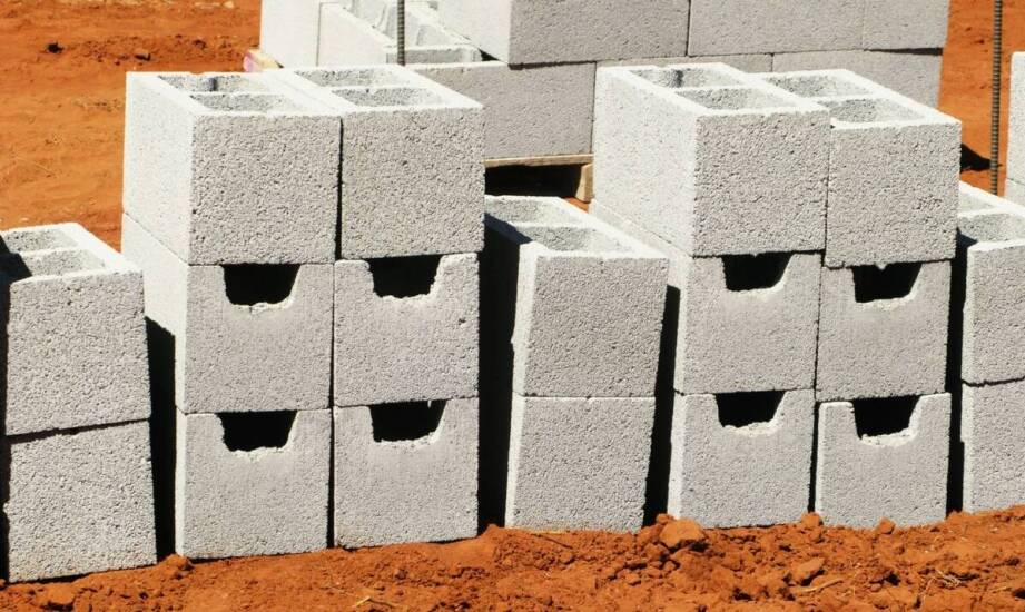Betonowe bloczki jako podstawa konstrukcji – kluczowe korzyści w budownictwie mieszkaniowym