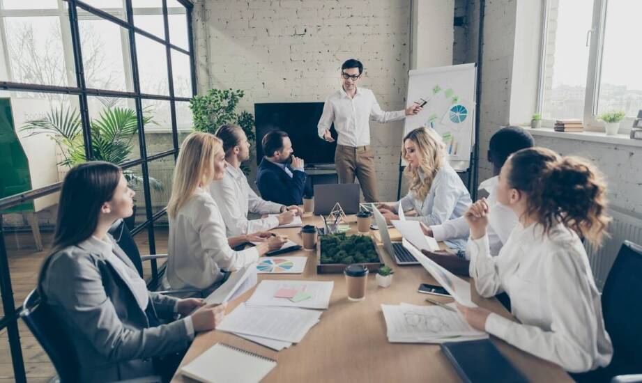 Inspirujące otoczenie: jak sala konferencyjna nad Bałtykiem sprzyja twórczej atmosferze?