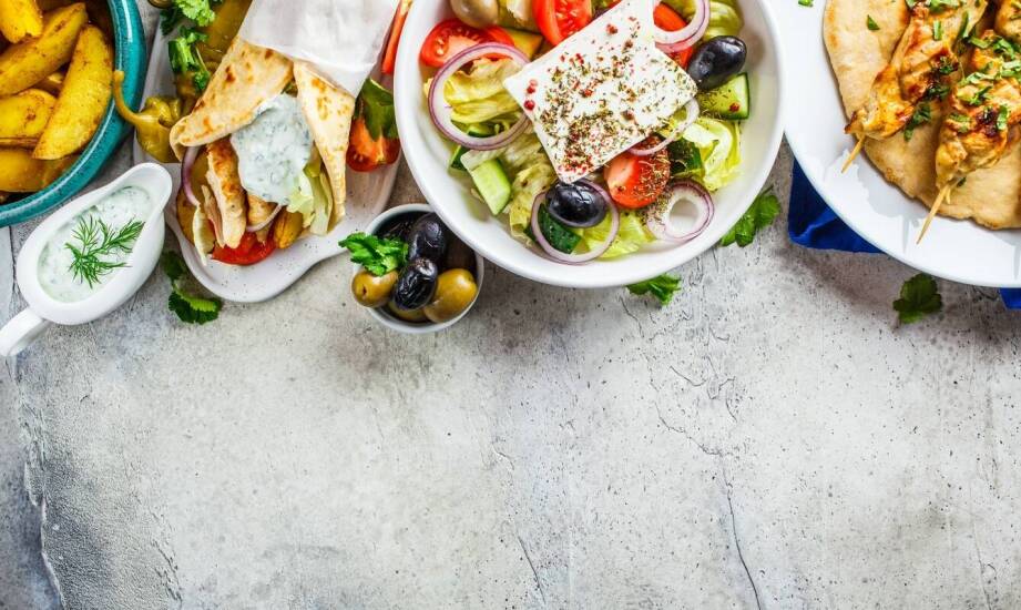 Jakie sałatki oferujemy w restauracji z indyjską kuchnią?