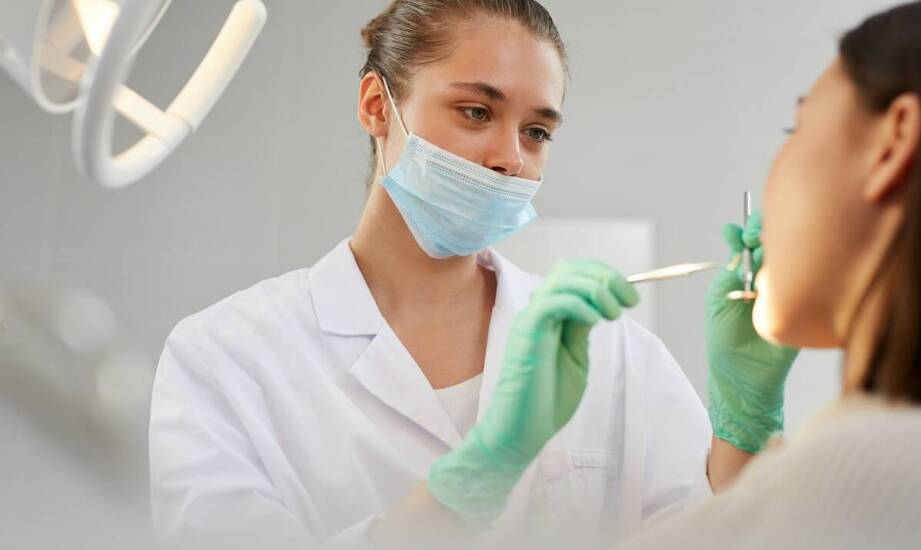 Dentystyczna higienistka: kluczowa rola w zapobieganiu próchnicy
