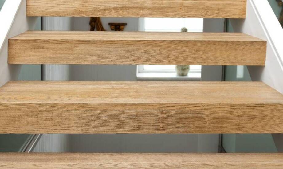 Galeria schodów – jak inspiracje z realizacji mogą pomóc w wyborze projektu?