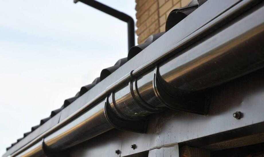Nowoczesne materiały używane do produkcji rynien: co warto wybrać?