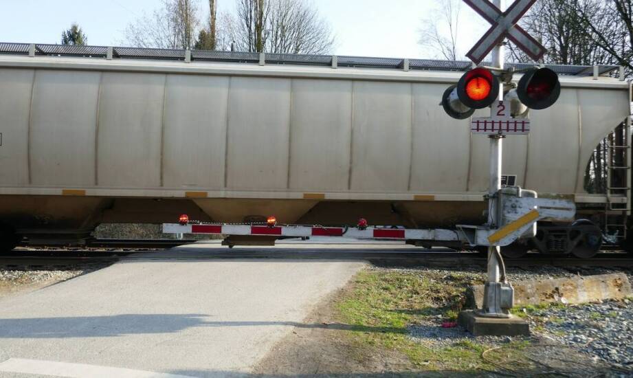 Jakie są najczęstsze przyczyny wypadków na przejazdach kolejowych?