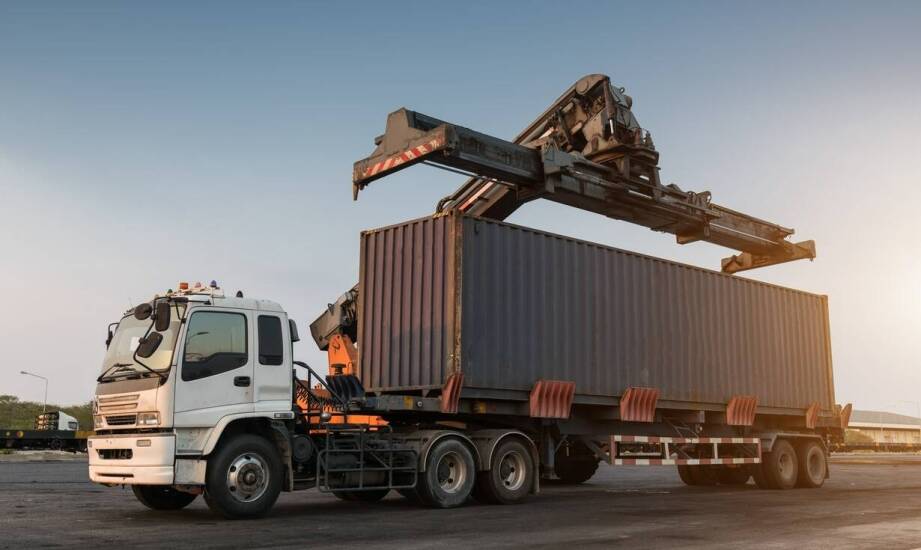 Jak nienormatywny transport wpływa na rozwój logistyki?