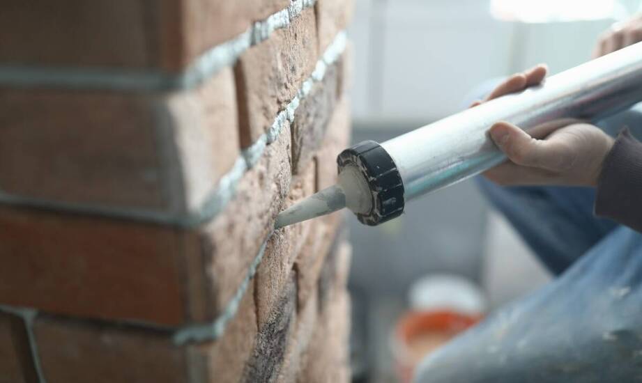 Innowacyjne podejścia do problemów z wilgocią w budynkach dzięki iniekcjom