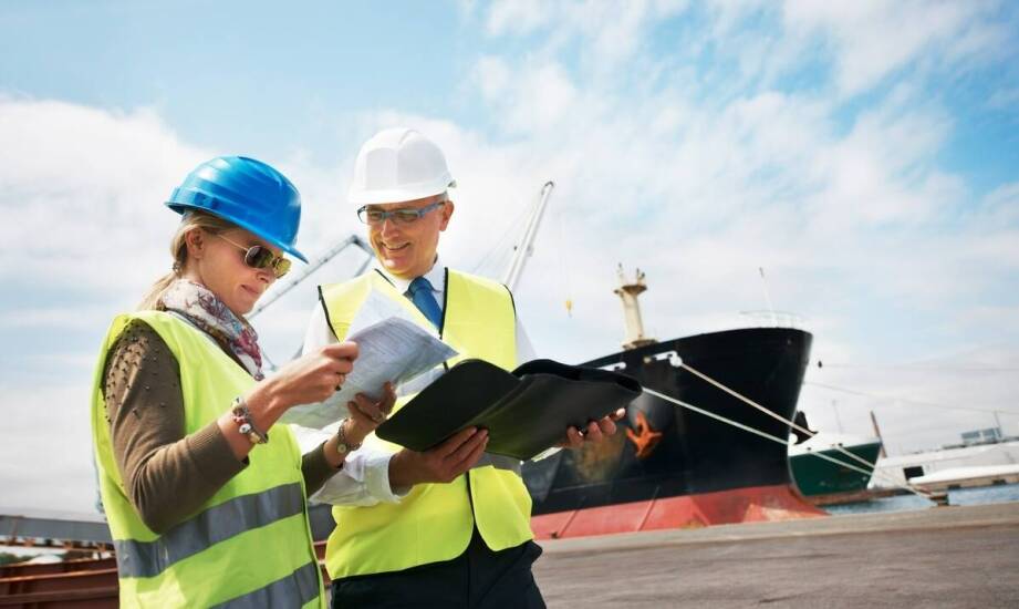 Znaczenie szkoleń i certyfikacji w procesie pośrednictwa pracy dla marynarzy.