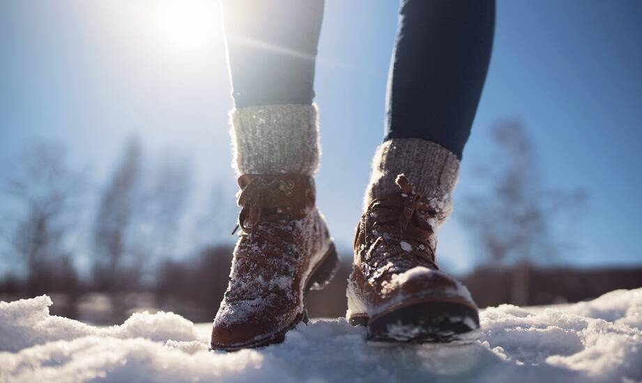 Jak dopasować śniegowce do różnych stylizacji?