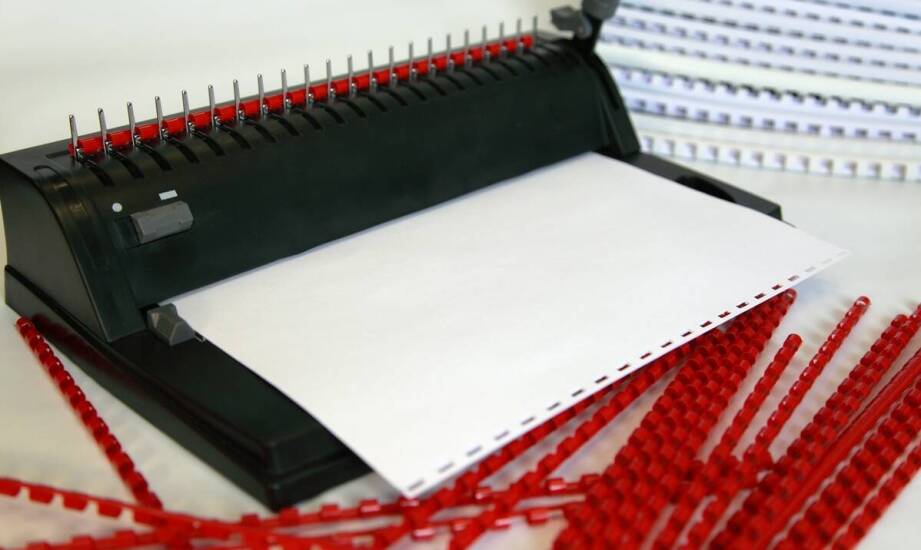 Strategia zakupu wiążących maszyn – jak podjąć właściwą decyzję?