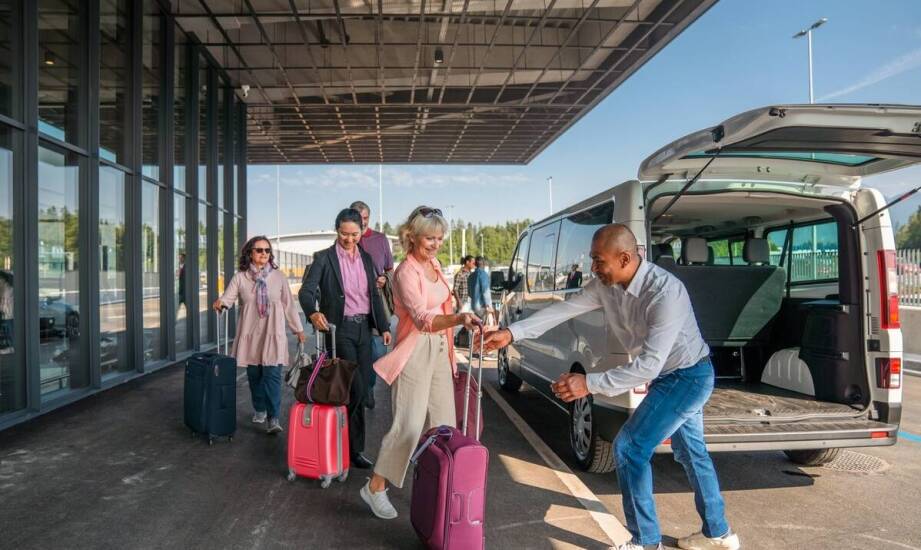 Dlaczego warto skorzystać z naszych usług w przypadku transportu na lotnisko?