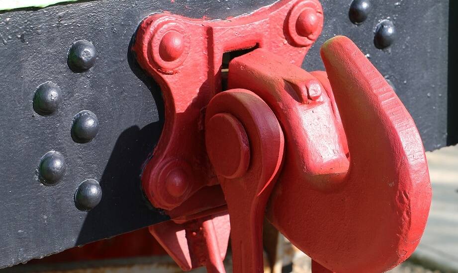 Funkcjonalność haków w systemach transportu kolejowego