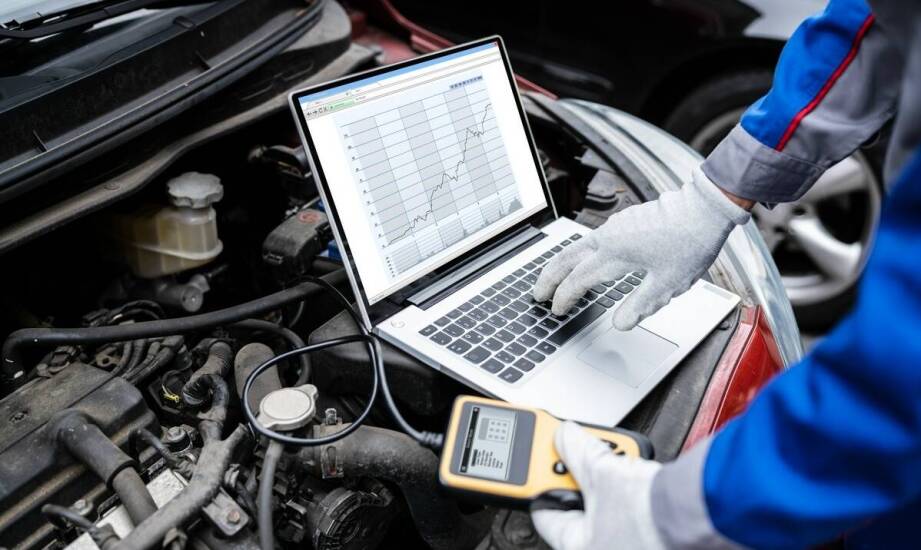 Jakie korzyści niesie za sobą komputerowa diagnostyka w naprawach silników?