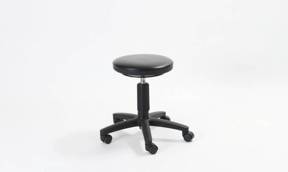 Niskie ergonomiczne hokery – klucz do komfortu w pracy projektowej