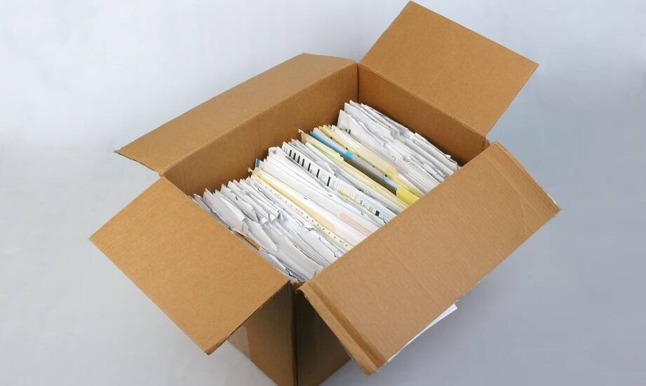 Jak zabezpieczyć dokumenty podczas transportu do niszczarni?