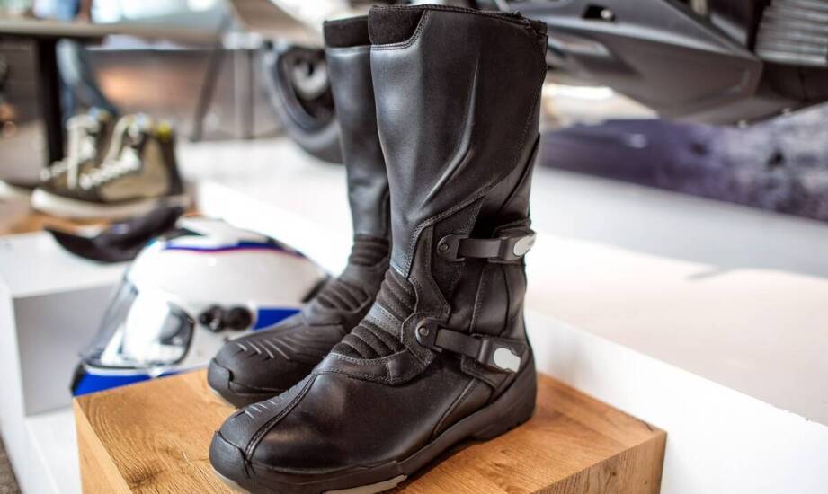 Wpływ designu na funkcjonalność motocyklowych butów: połączenie stylu i bezpieczeństwa