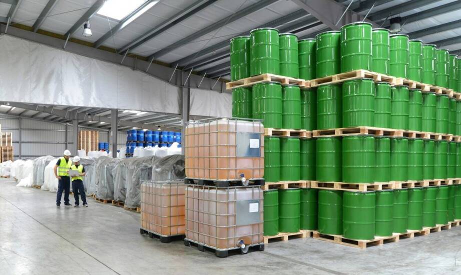 Jakie są najnowsze trendy w branży chemicznej według hurtowni przemysłowej chemii?