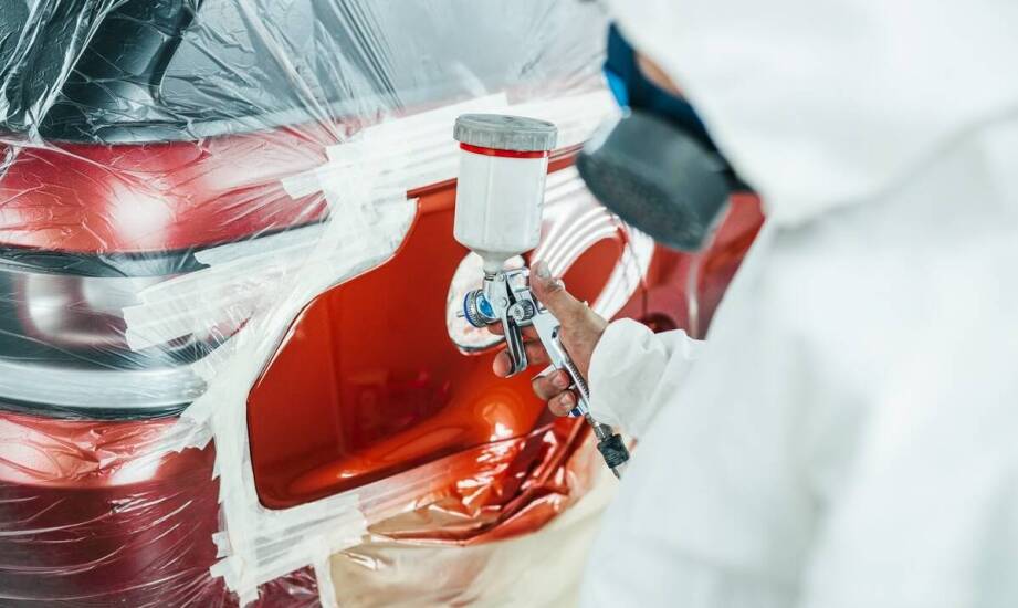 Jakie usługi oferuje lakiernik samochodowy dla mieszkańców w Płońsku?