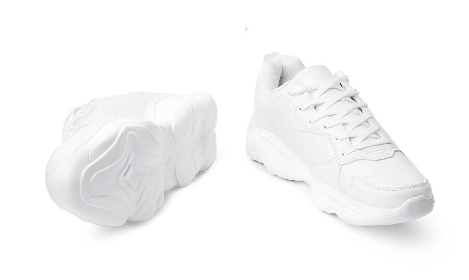 Damskie sneakersy dla szerokiej stopy – wygoda i styl