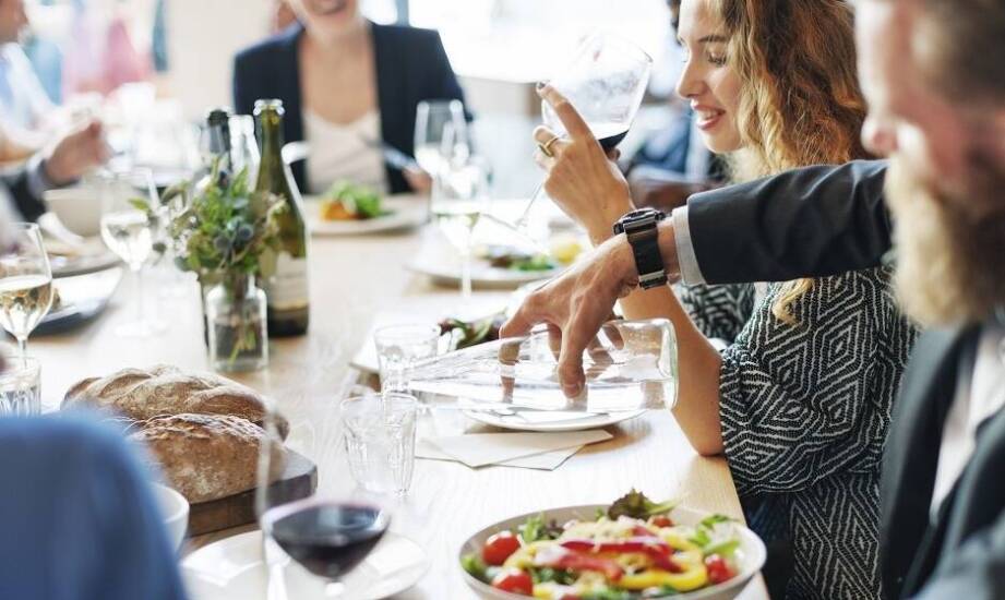 Organizacja jubileuszy w naszej karczmie – co wyróżnia naszą ofertę?