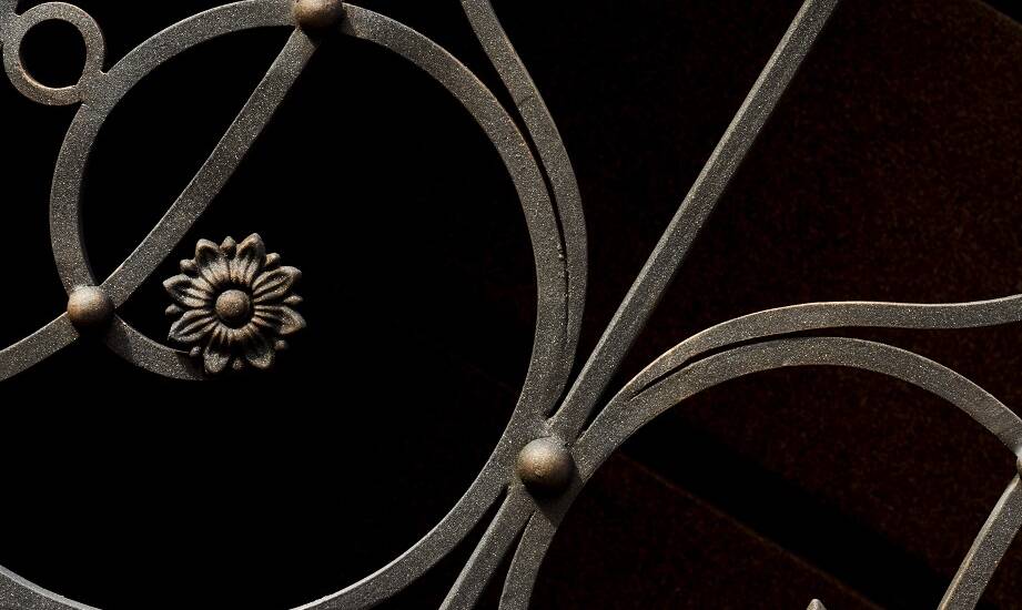 Jakie są korzyści z zastosowania ażurowych ścianek w hotelach?