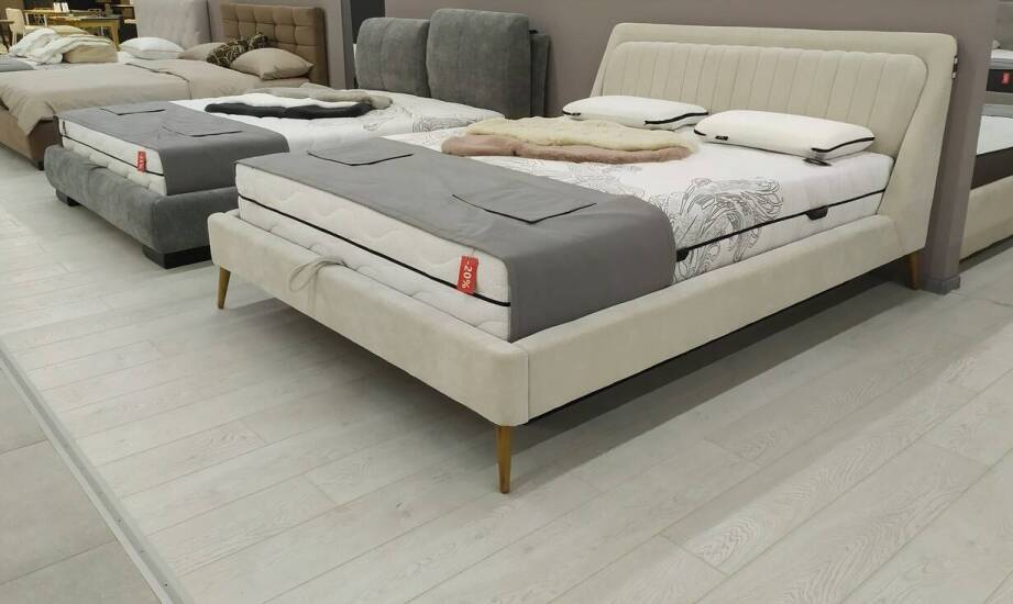 Tapicerowane łóżka w Olsztynie: jak wybrać model dostosowany do Twoich potrzeb?