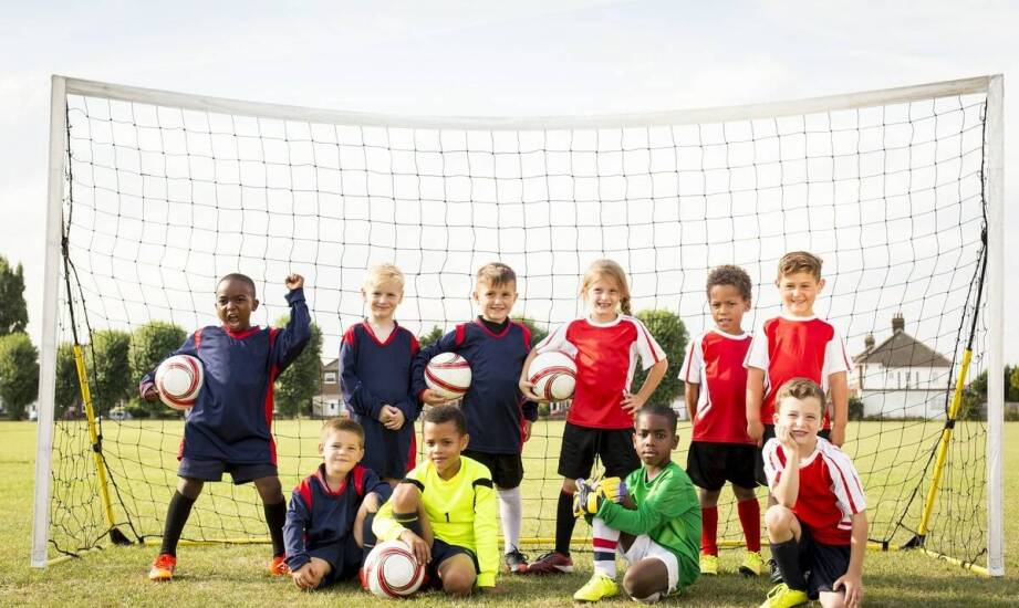 Urodziny piłkarskie – co sprawia, że dzieci uwielbiają tę formę świętowania?