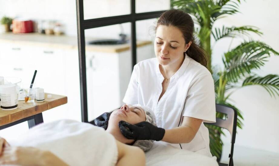 Zalety holistycznego podejścia do zdrowia i urody w kosmetycznych salonach