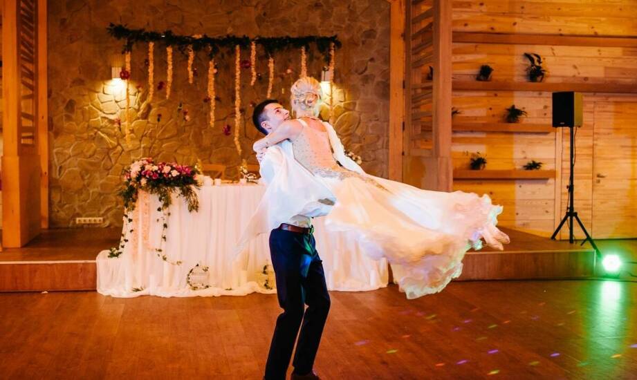 Co wyróżnia nasze podejście do organizacji wesel w stylu staropolskim?