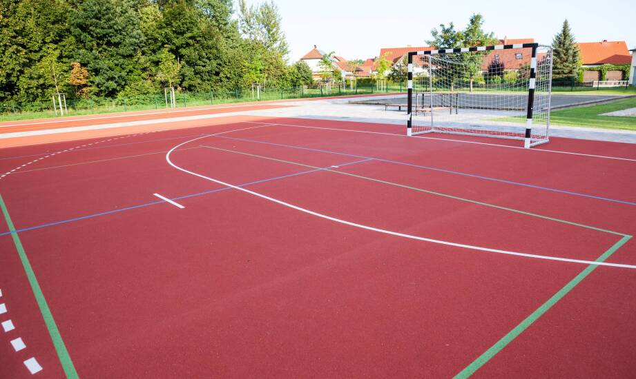 Wpływ jakości nawierzchni na fizyczną aktywność uczniów na szkolnym boisku