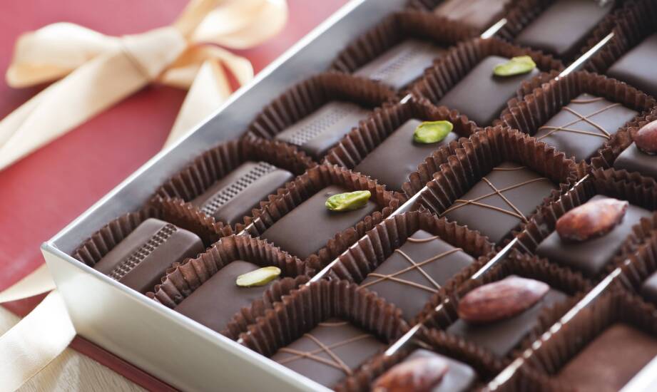 Kto produkuje czekoladowe wyroby dla sieci handlowych?