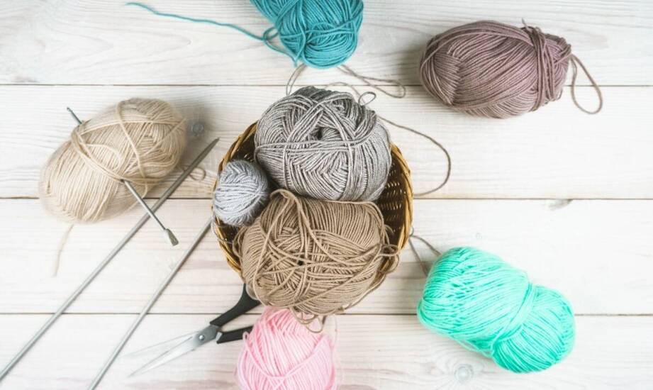 Jakie włóczki są najlepsze dla osób z alergiami skórnymi?