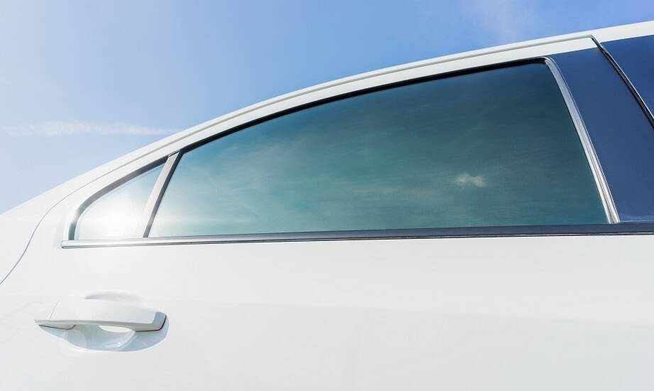Jakie są korzyści z wyboru laminowanych szyb do pojazdu?