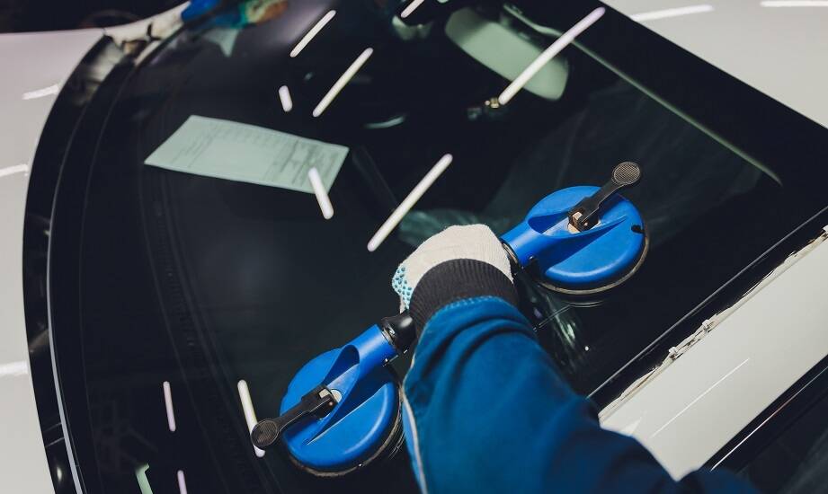 Szyby samochodowe we Wrocławiu: co warto wiedzieć o dostępnych usługach?