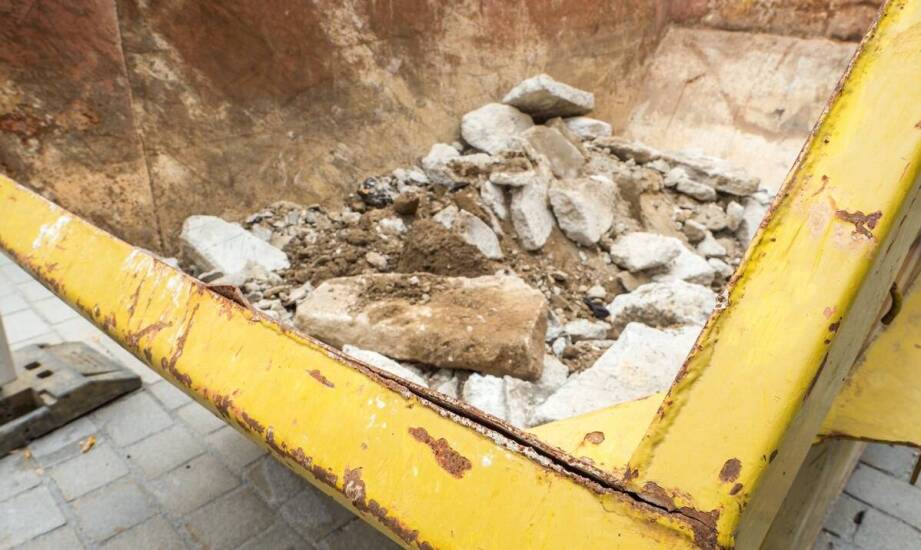 Jak wybrać idealny kontener do odpadów budowlanych? Praktyczne porady